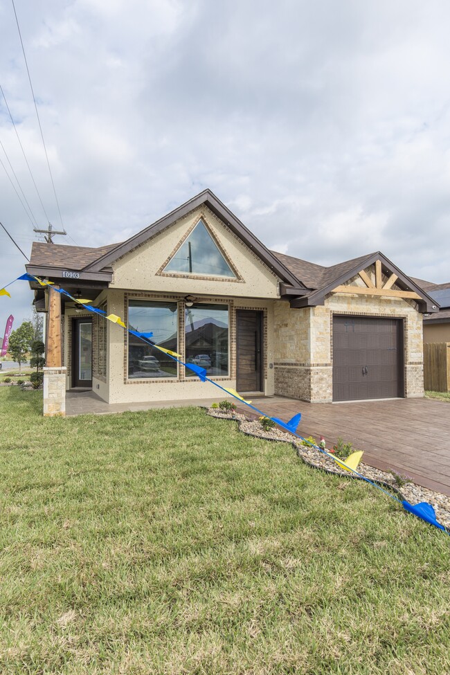 Building Photo - 10903 N 29th Ln