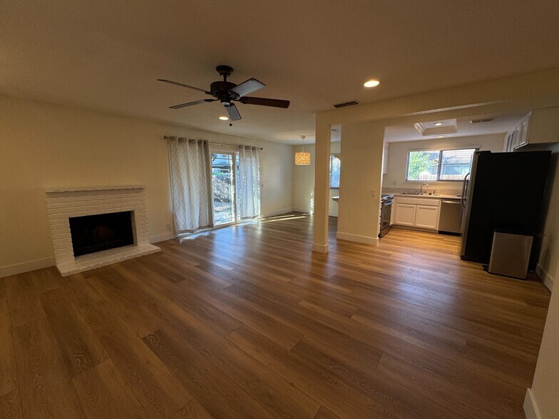 Building Photo - 11049 Autumnwind Lane