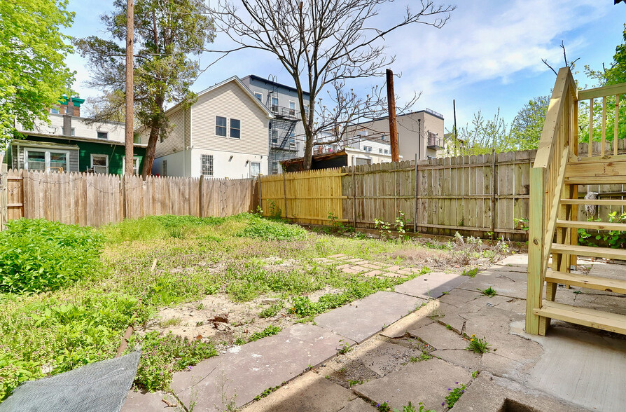 Building Photo - 166 Saint Pauls Ave