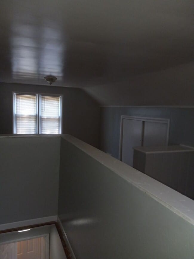 Building Photo - 19356 Westmoreland- 3 BED & 1.5 BATH FOR RENT