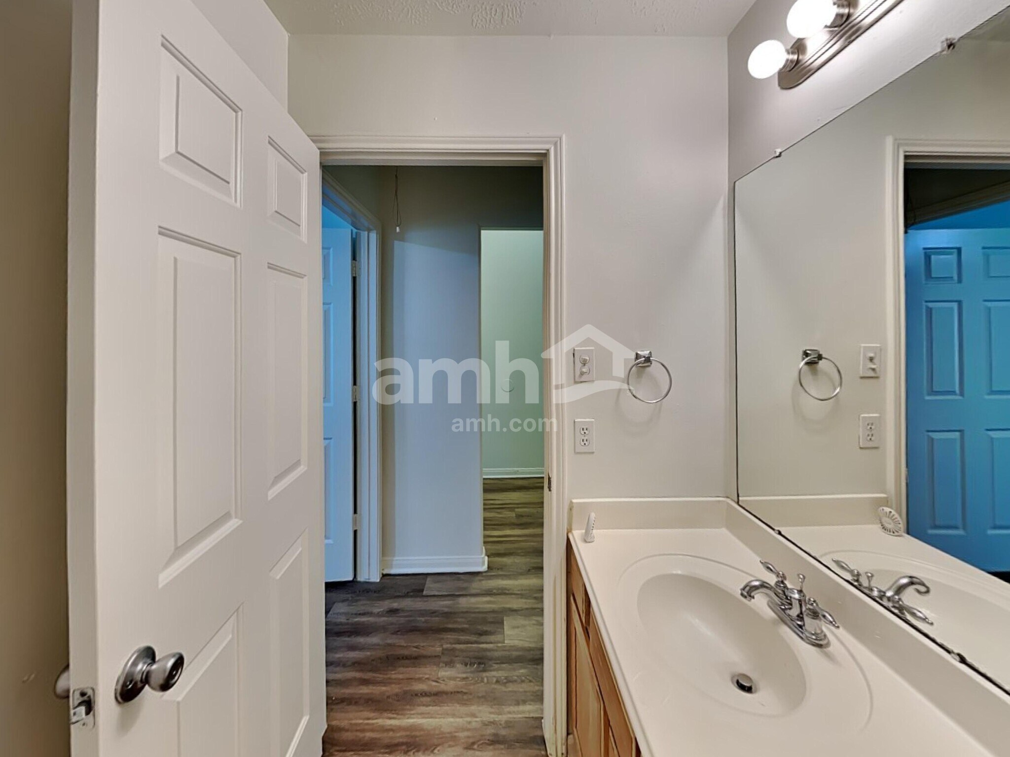 Building Photo - 2518 Halstead Dr