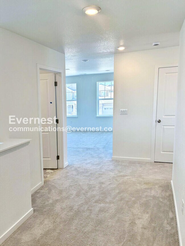 Building Photo - 740 Columbia St