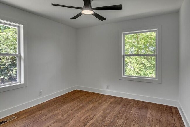 Building Photo - Secluded Remodeled Madison House