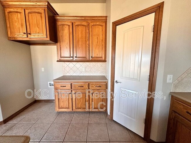 Building Photo - 13201 SW 2nd Terrace