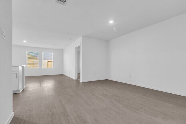 Building Photo - 26730 Scarlet Willow Dr