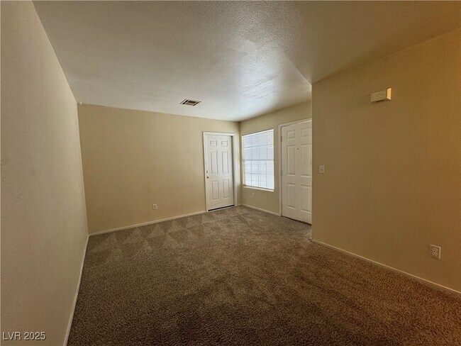 Building Photo - 1800 E Ambush St