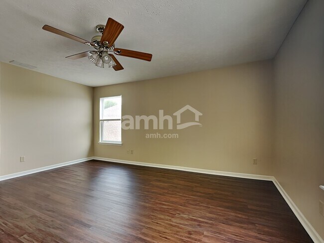 Building Photo - 10660 Brighton Knoll Pky N