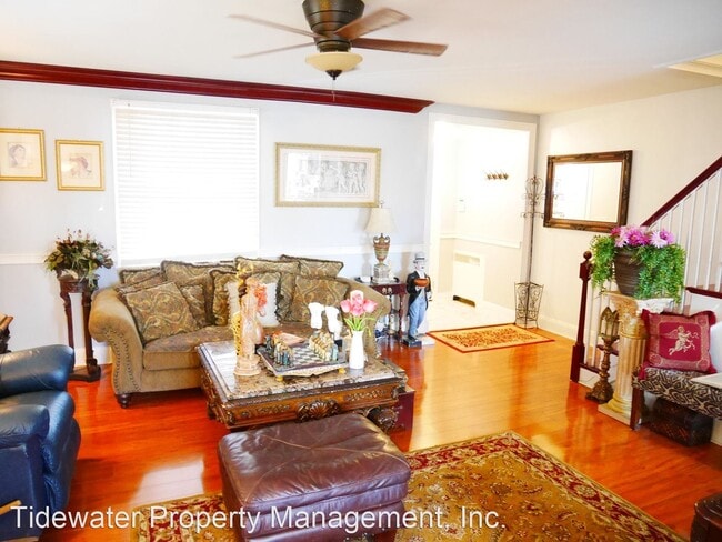 Building Photo - 3 br, 2.5 bath House - 2825 Harview Ave