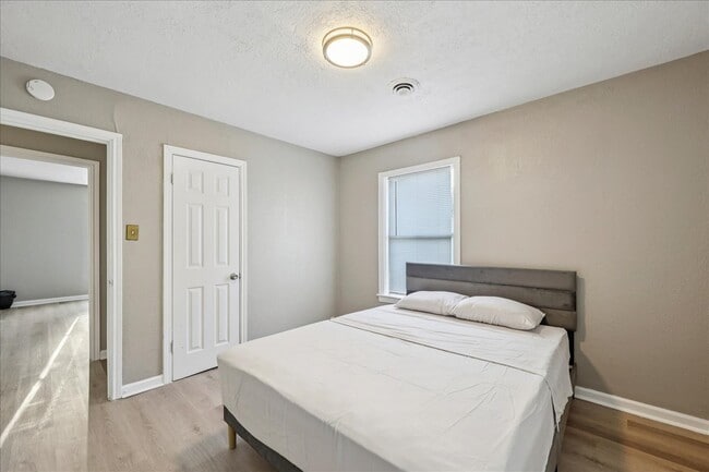 Building Photo - 1010 West Dr