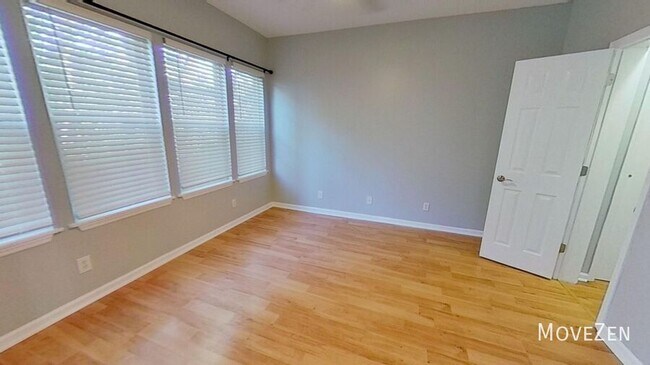Building Photo - 725 Bragg Dr