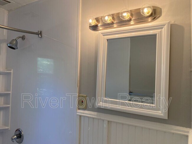 Building Photo - 1456 Paullus Ave