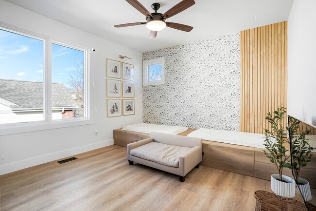 Building Photo - Robb Way