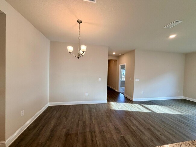 Building Photo - 31247 Palladian Wy