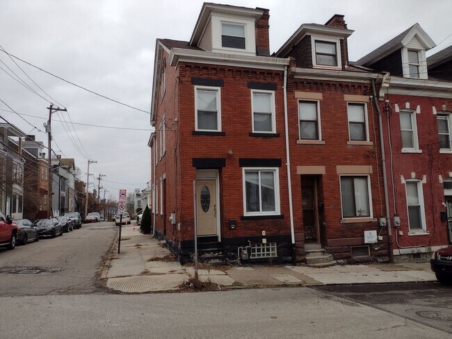 Primary Photo - Beautiful Home for Rent