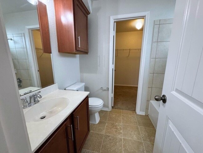 Building Photo - 716 Alamo Plaza Dr