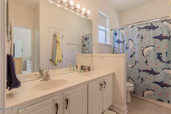 Building Photo - 8543 Glenbury Ct N