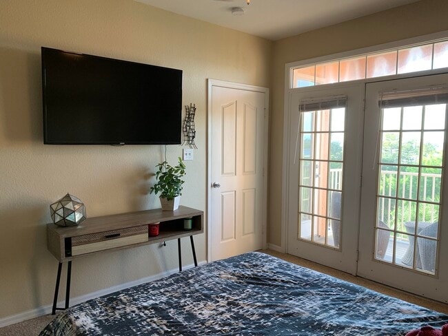 Building Photo - 5000 Culbreath Key Way