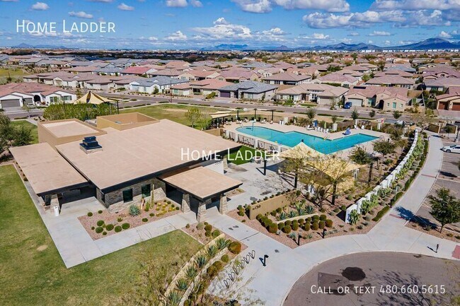 Building Photo - 9504 E Theia Dr