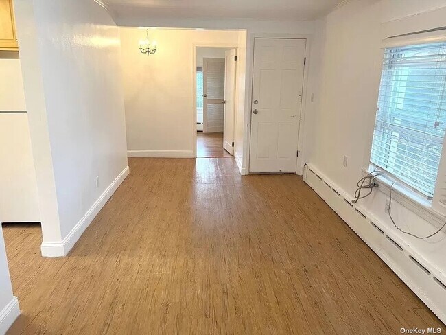 Building Photo - 1237 Hollywood Ave