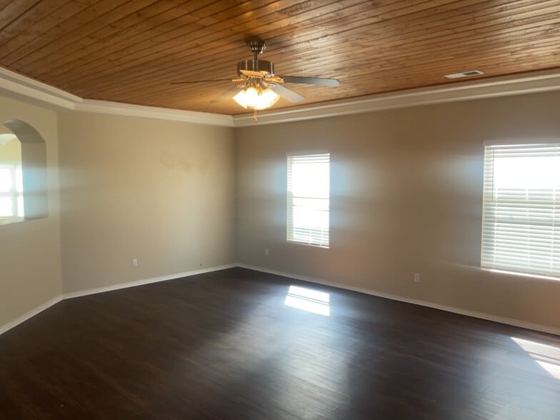 Building Photo - 3337 Cochiti St NE