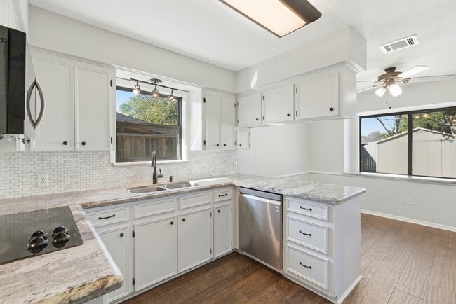 Building Photo - 3721 Avenue R