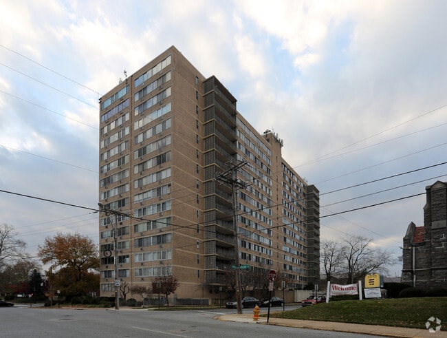 Building Photo - Fourteen-O-One Condos
