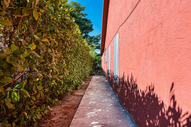 Primary Photo - 751 NW 2nd St