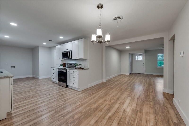 Building Photo - 1506 Hillcrest Dr