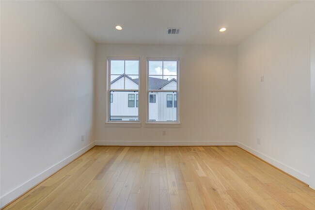 Building Photo - 10926 Fire Creek Dr