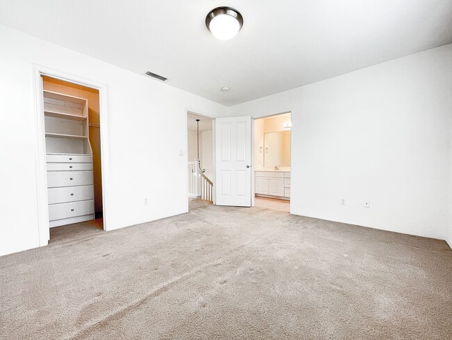 Building Photo - Pet-Friendly Townhouse with Central A/C