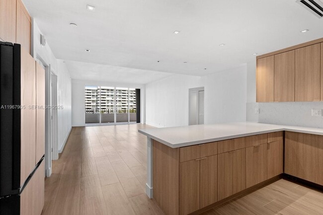 Building Photo - 251 Crandon Blvd