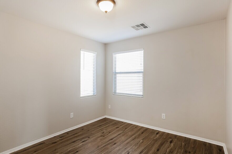 Building Photo - 1872 S Seton Ave