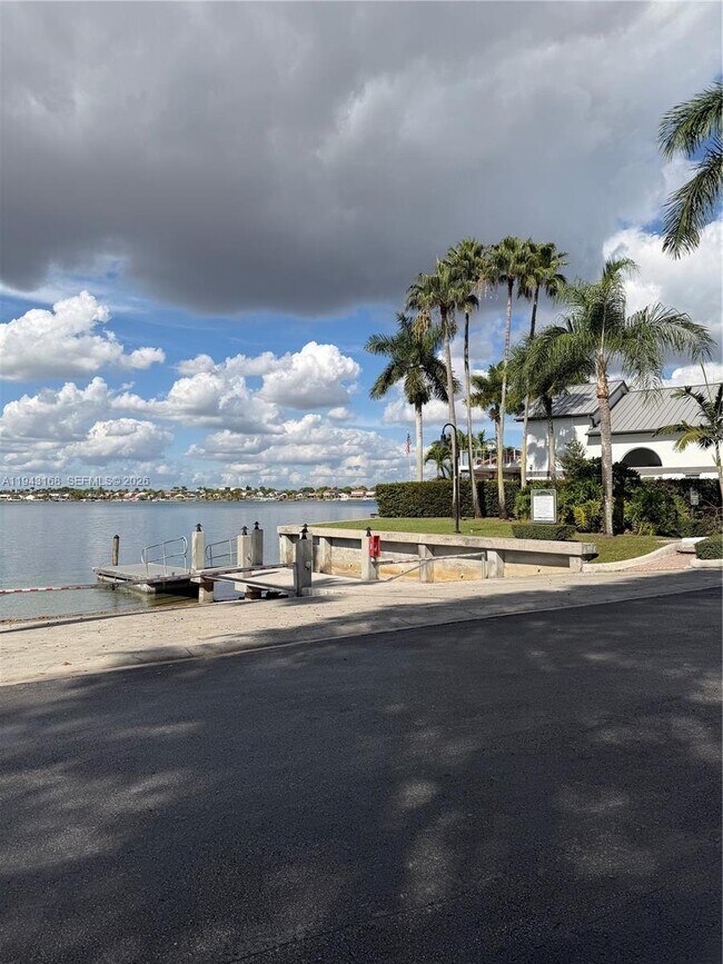 Building Photo - 14640 SW 132nd Ct