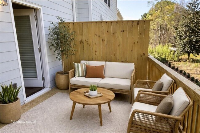 Building Photo - 5720 Schelton Pl