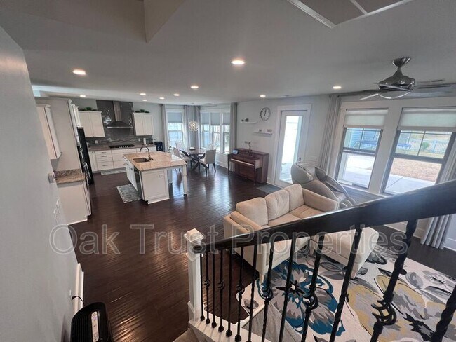 Building Photo - 244 Great Lawn Dr