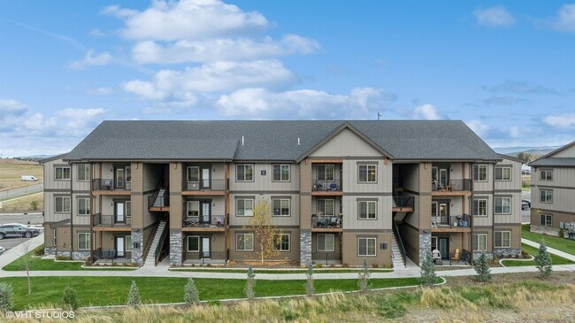 Building Photo - 3rd floor 2 bed, 1bath Apartment!