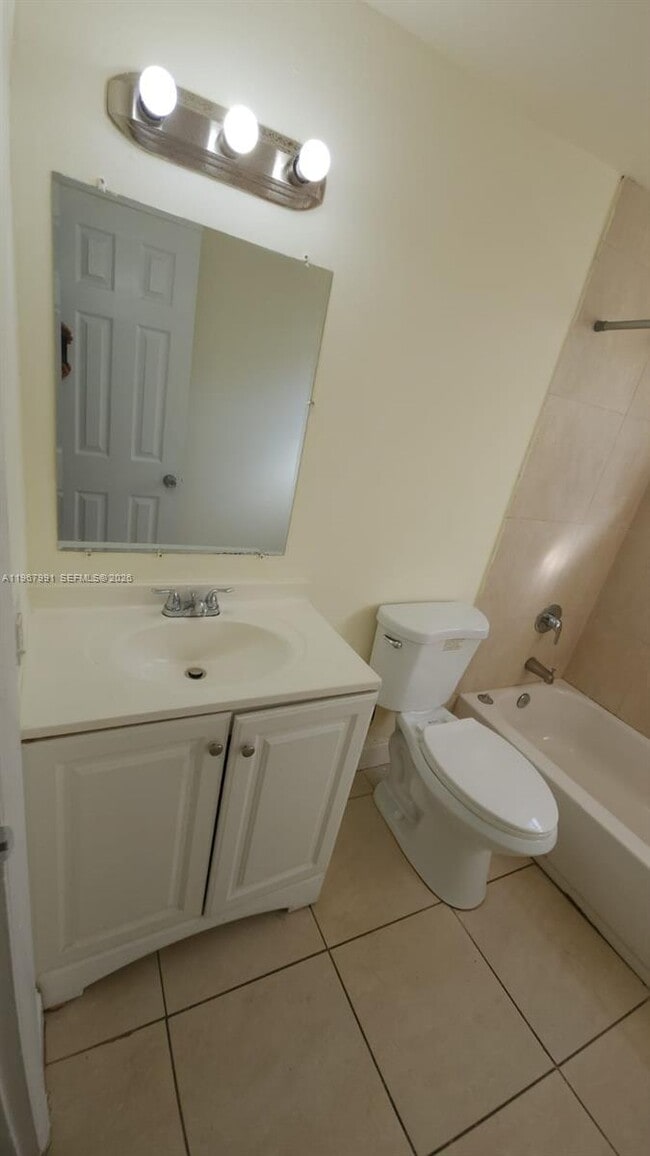 Building Photo - 2121 NE 168th St