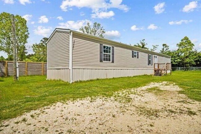 Primary Photo - 33847 US-96