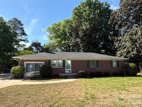 Building Photo - 104 Stowe Rd