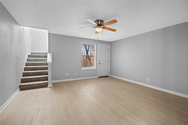 Building Photo - 1377 E Sequoyah Ct