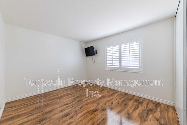 Building Photo - 30450 Summerside St