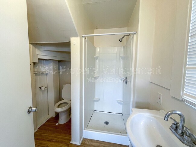 Building Photo - 464 Cortes St