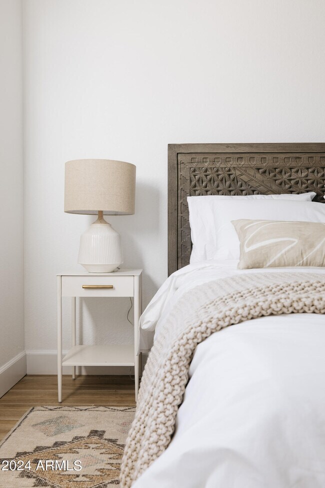 Building Photo - 6629 E Dreyfus Ave