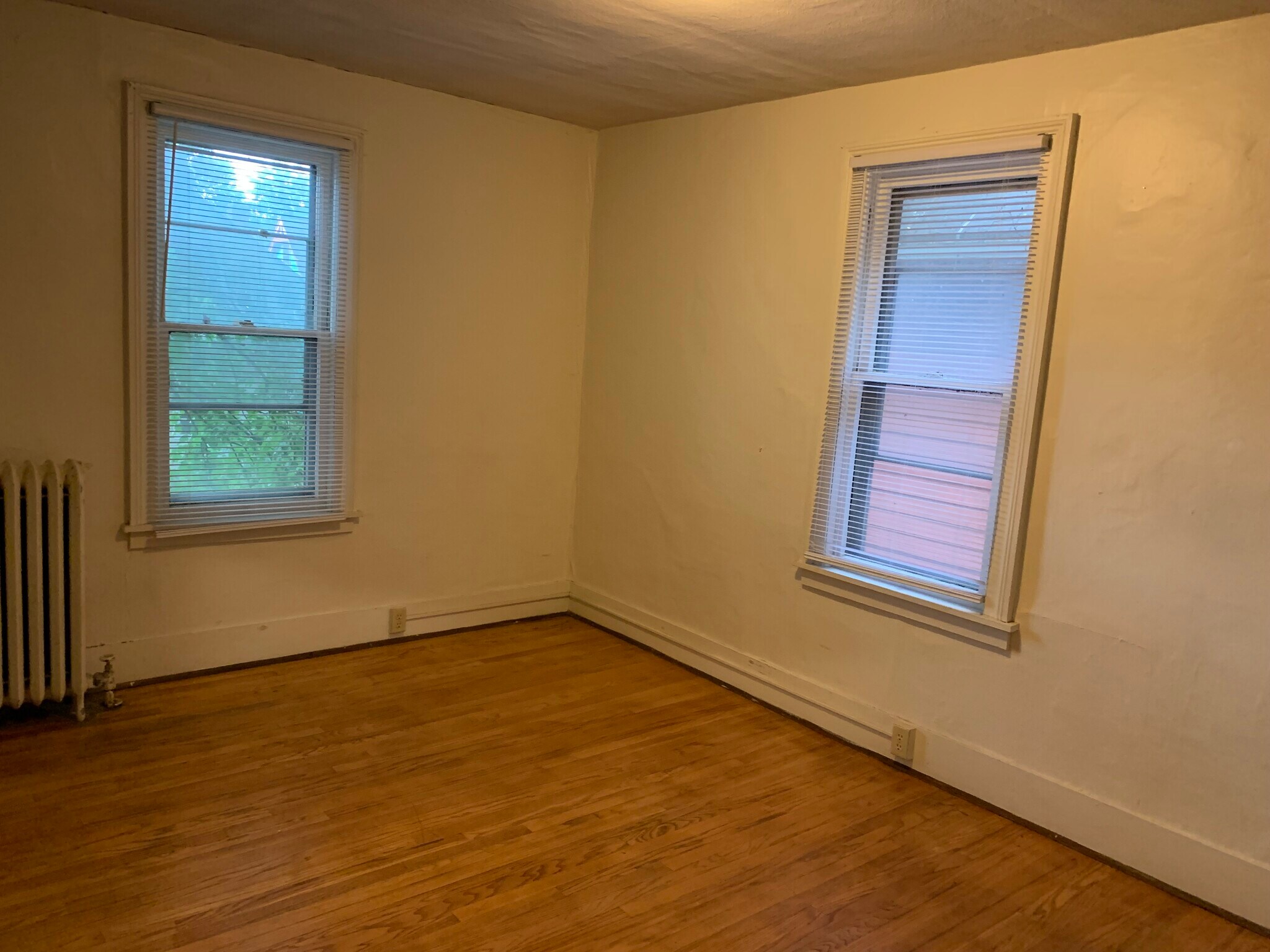 Building Photo - 325 N Albany St
