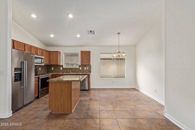 Building Photo - 42346 W Sunland Dr