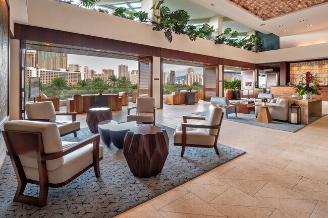 Building Photo - Spacious Waikiki Studio, One Block From Fo...