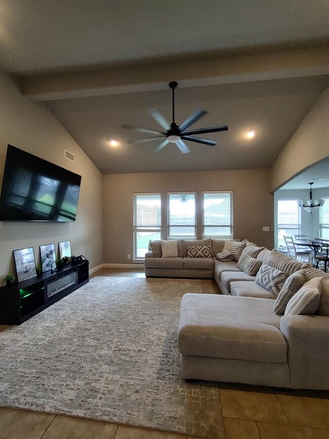 Building Photo - 6790 Woodridge Drive