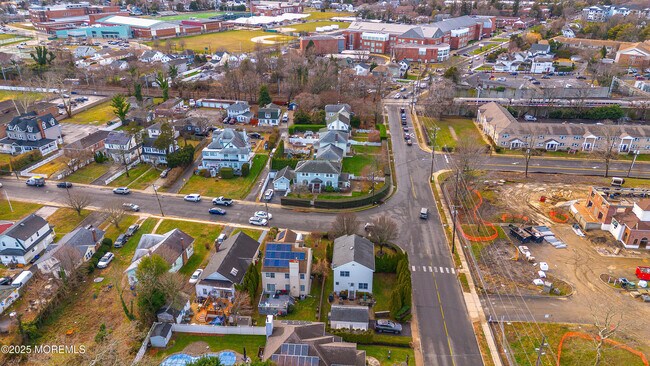 Building Photo - 146 Bath Ave