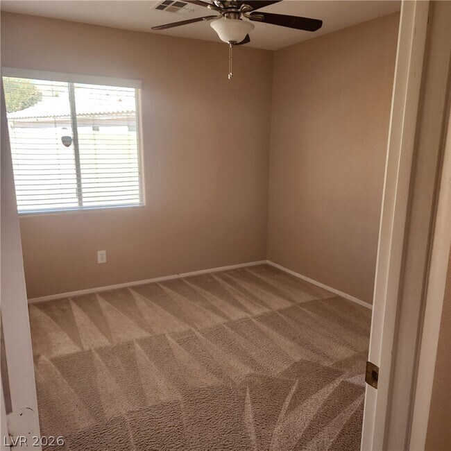 Building Photo - 8657 Majestic Vision Way