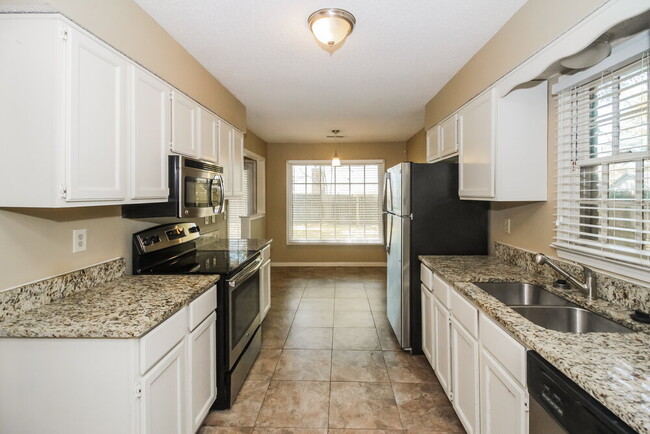 Building Photo - 7025 Hearthside Cove